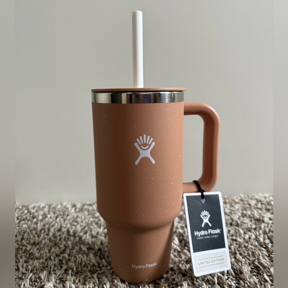 Hydro Flask 32 Oz Tumbler w/ Straw lid Insulated Stainless Steel in Sandy